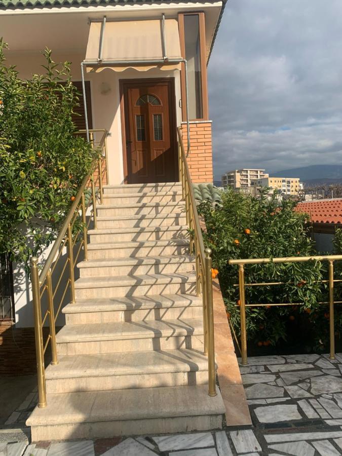 Vila Demaj! Free Parking Berat Esterno foto