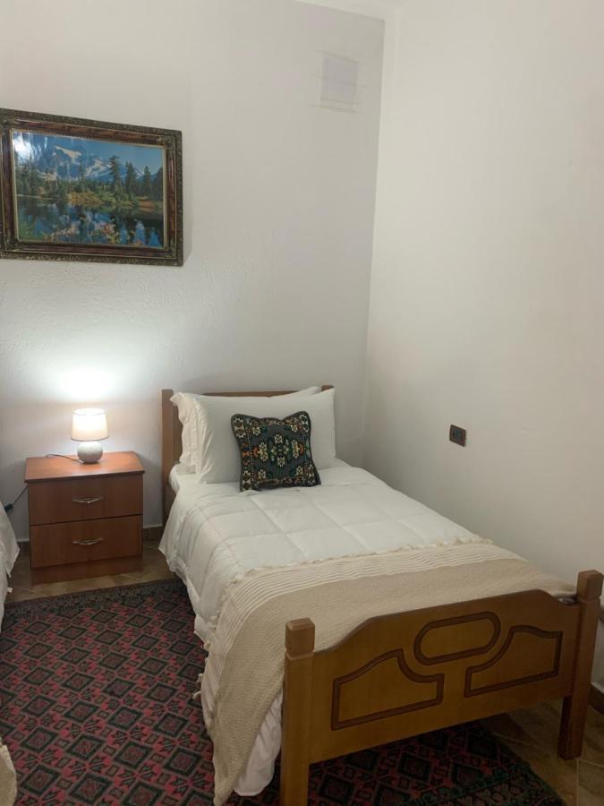 Vila Demaj! Free Parking Berat Esterno foto